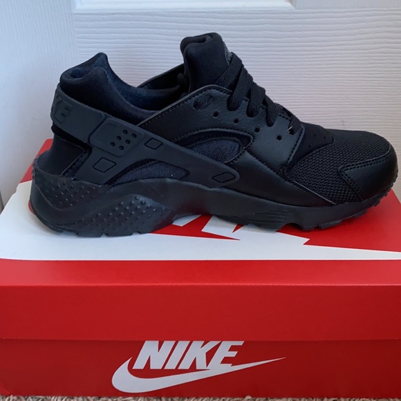 Nike Shoe Huarache - Picture 2 of 8